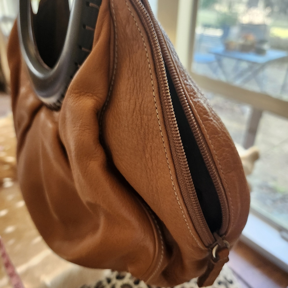 Women's Leather Circle-Handle Bag - Tan Oscar De La Renta - Picture 4 of 12